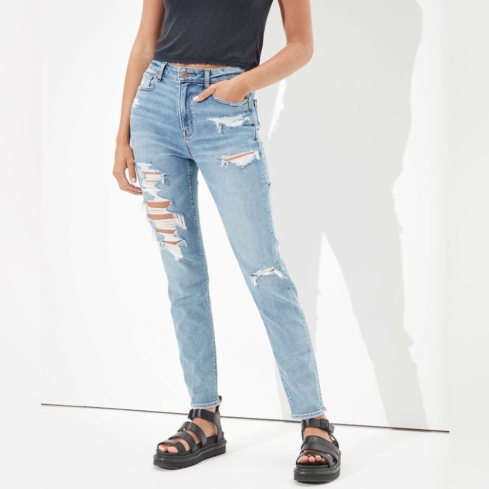 AE stretch ripped mom jean